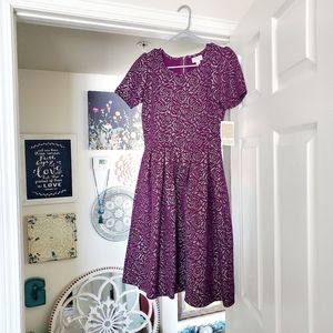 NWT Elegant Amelia with Roses